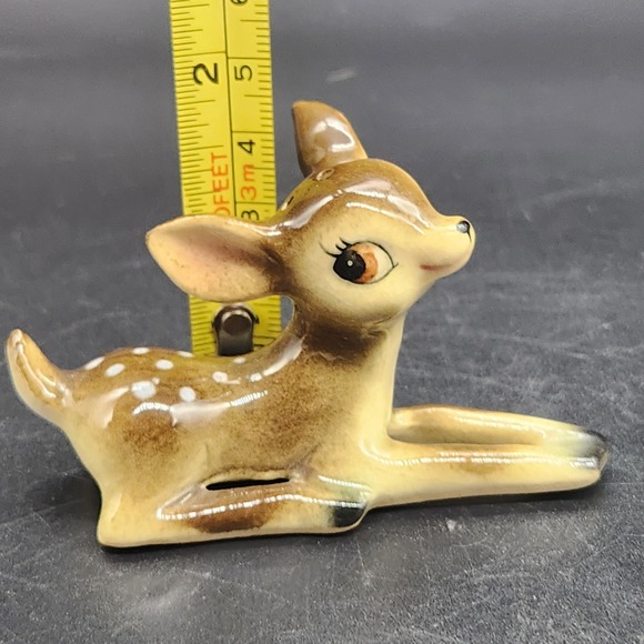 Vintage Ceramic Fawn Deer Salt and Pepper Shakers Japan Cork Stoppers Wide Eyes - Picture 14 of 16